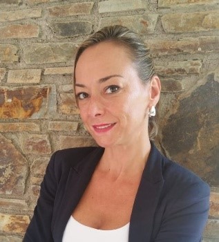 Almudena Anocibar Responsable del Comité de Estándares de itSMF España Almudena Anocibar Responsable del Comité de Estándares de itSMF España