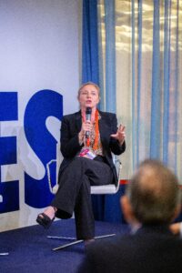 Ana María Pont Pérez Responsable de la Oficina de Proyectos Europeos del Ayuntamiento de Valencia participa en la Mesa Redonda del Lanzamiento del Service Management Institute SMI®