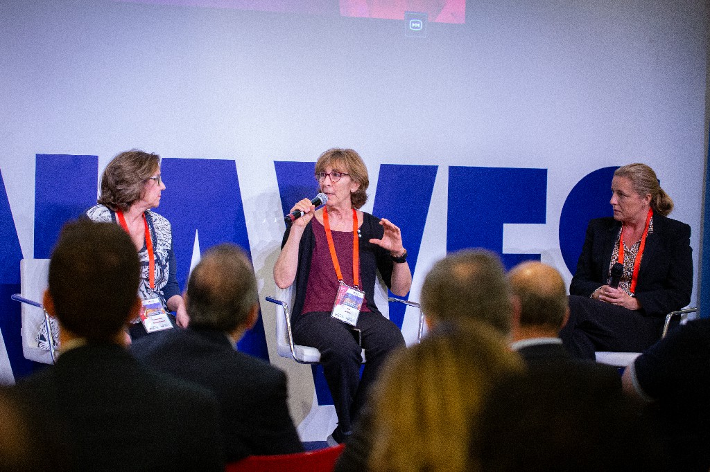 Ana Bastida Ana Bastida, Directora de Calidad y Seguridad del Instituto Municipal de Informática del Ayuntamiento de Barcelona participa en la Mesa Redonda del Lanzamiento del Service Management Institute SMI® Ana Bastida Ana Bastida, Directora de Calidad y Seguridad del Instituto Municipal de Informática del Ayuntamiento de Barcelona participa en la Mesa Redonda del Lanzamiento del Service Management Institute SMI®
